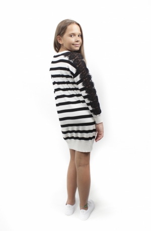 S052 WHITE AND