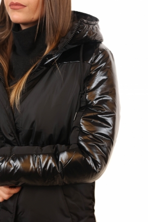  000 Black 000 B