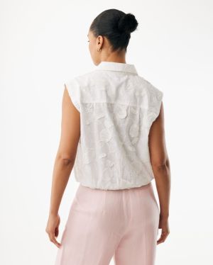  110601 White